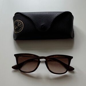 Ray-Ban RB4221 Tortoiseshell Sunglasses Brown Gradient Lenses w/ Case